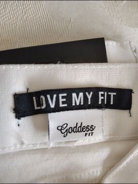Goddess Women’s White Capris - Love My Fit